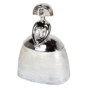 Figura menina resina plateada 17x12x24 cm