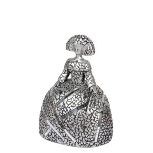 Figura menina resina plateada 13x10x17 cm